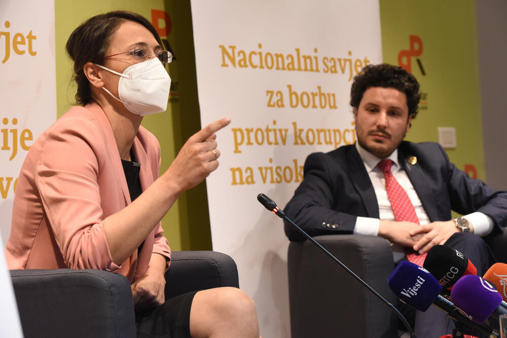 KUPE STAN OD DRŽAVE PA GA PRODAJU