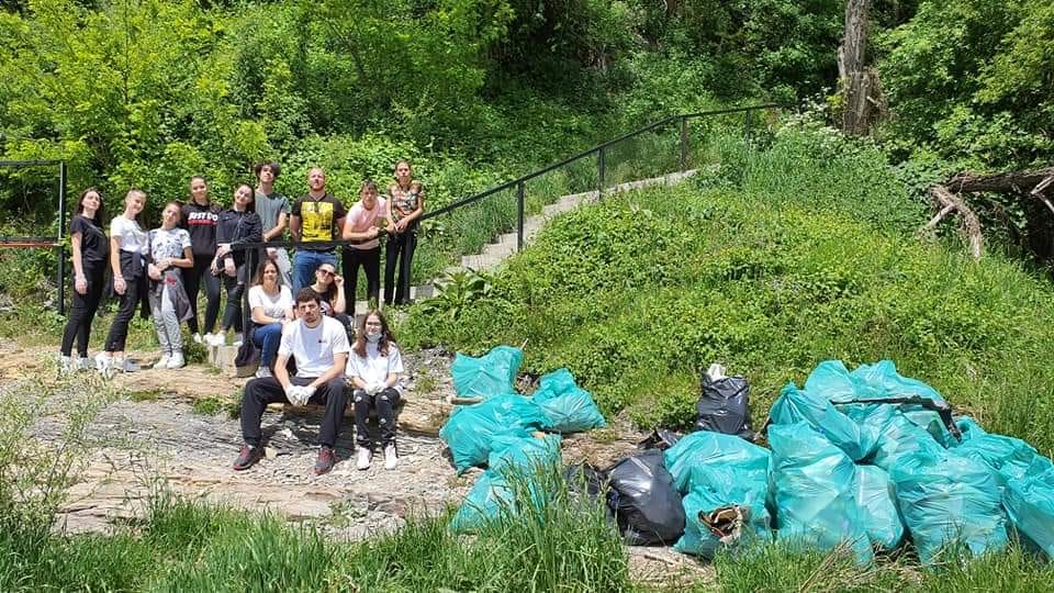 PATRIOTIZAM POKAZALI AKCIJOM ČIŠĆENJA