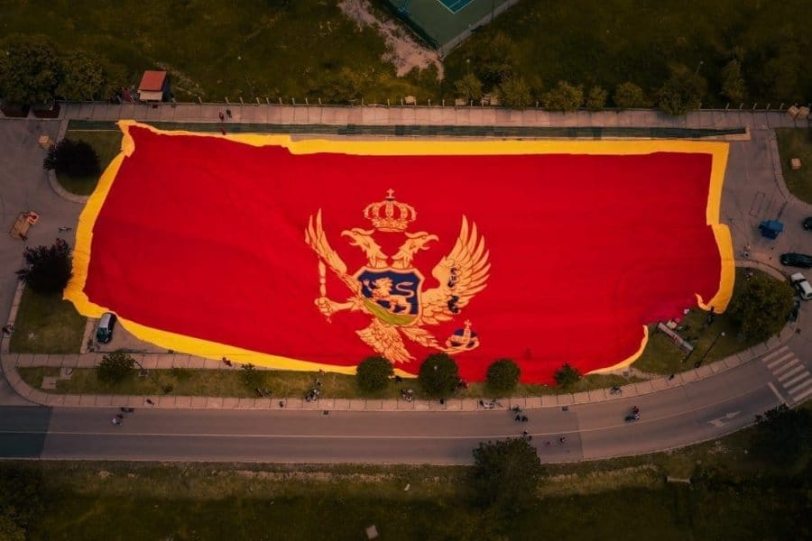 SPREMNA DA SE ZAVIJORI NAJVEĆA CRNOGORSKA ZASTAVA