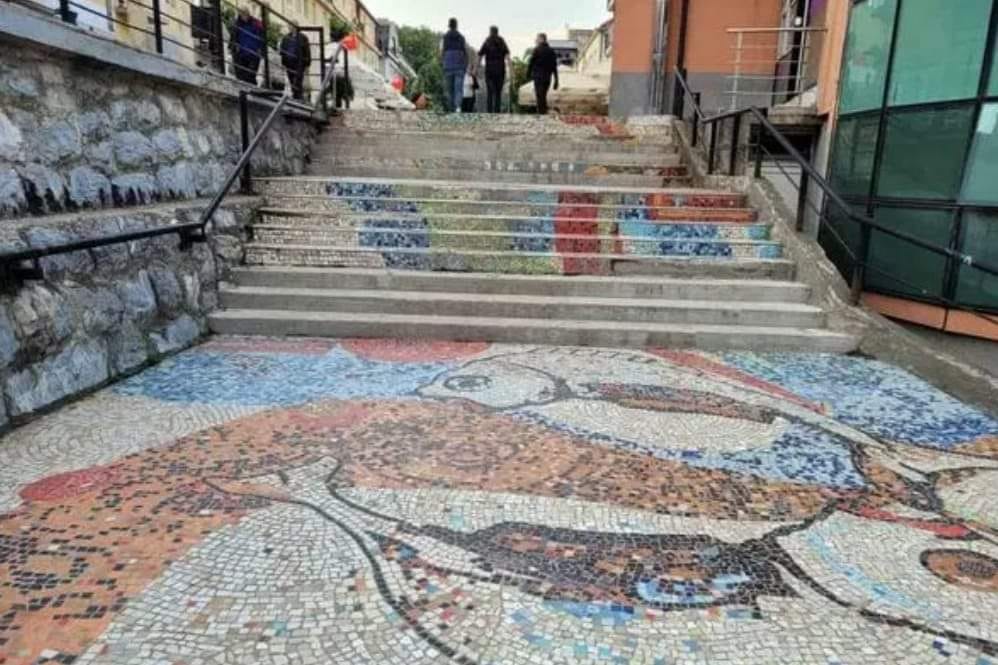 MOZAIK UNIŠTILI VANDALI I VRIJEME