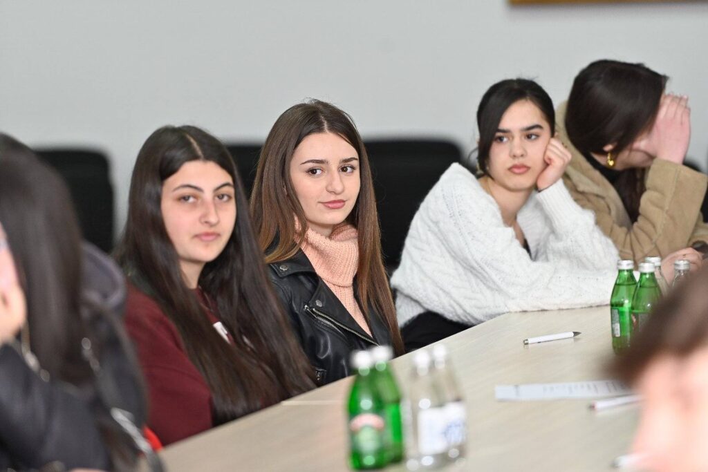 mmne-internet-mladi 1